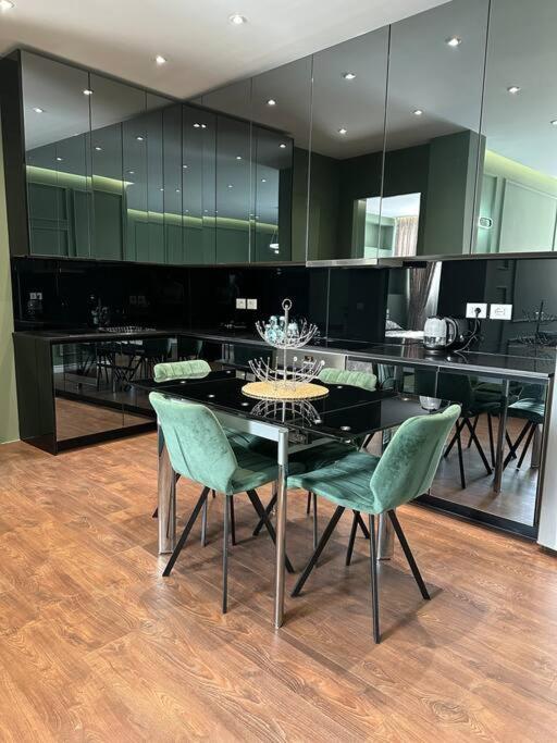 Green Apartment Тирана Экстерьер фото